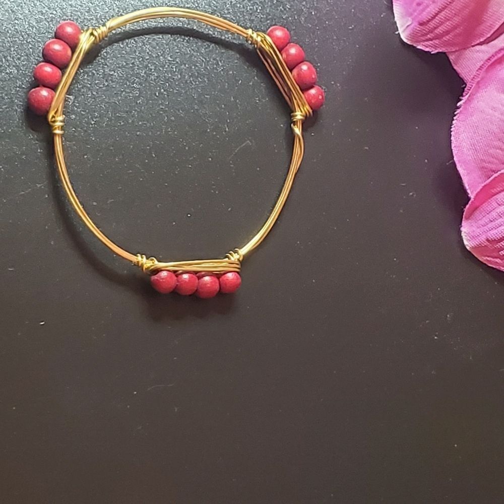 Lavish petal stone wire wrapped bracelet B1028